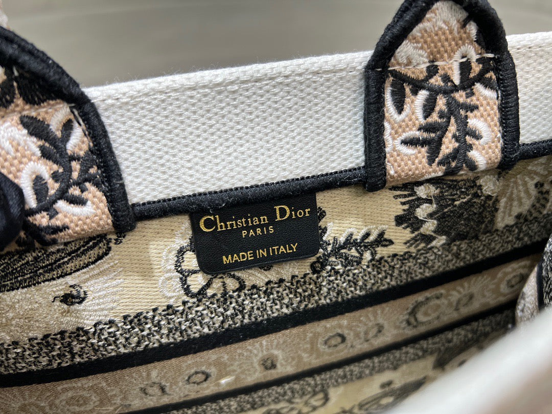 Tote tipo libro Dior (26,5 cm)