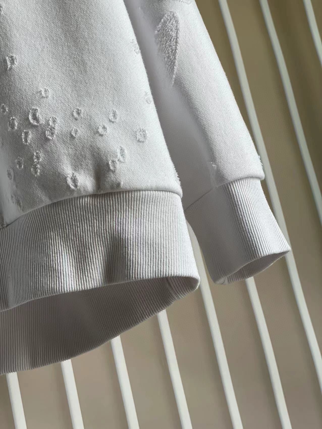 Sudadera con capucha Gvc