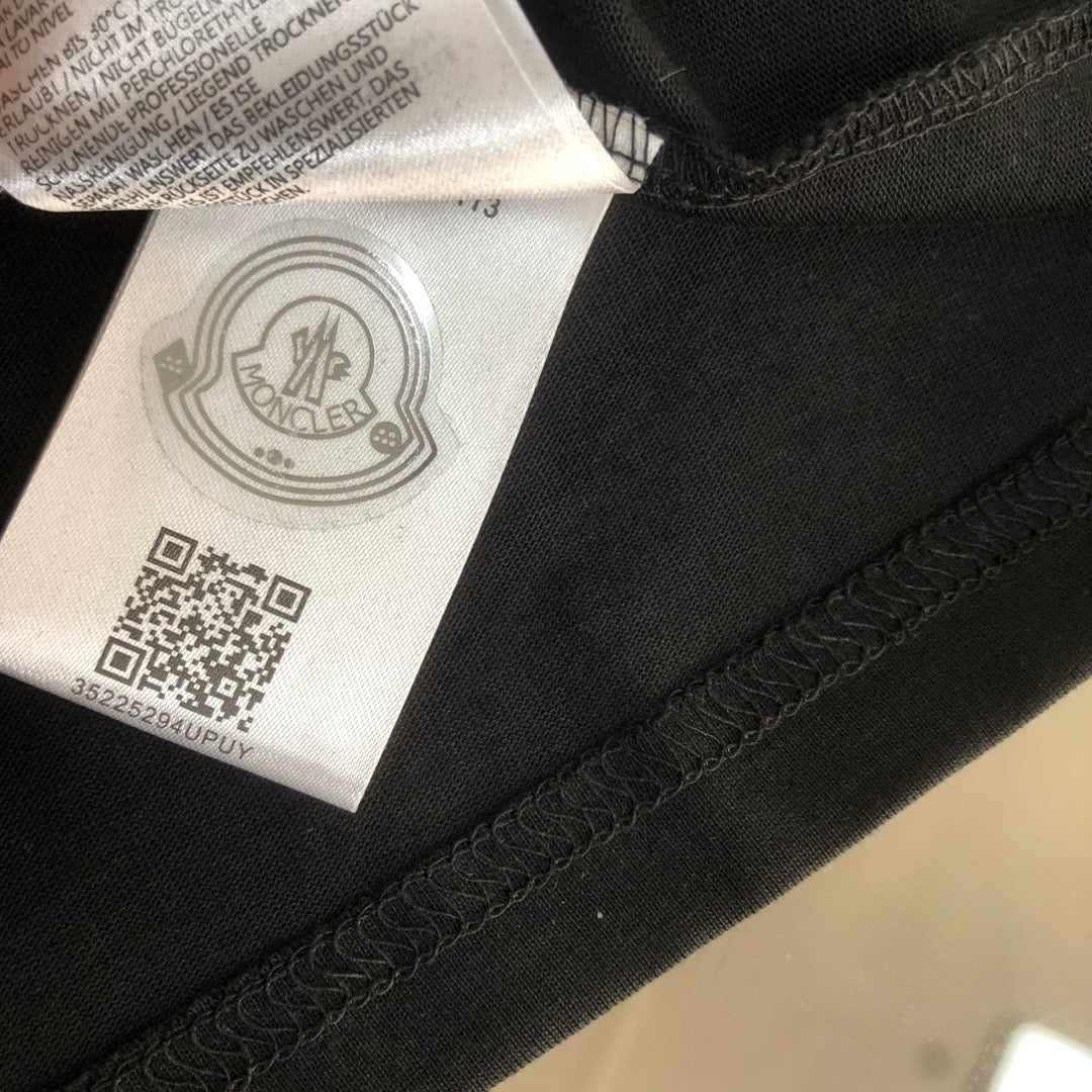 Moncler T-shirt
