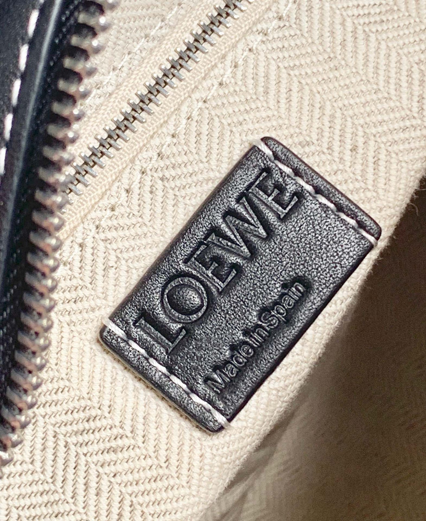 Loewe Elephant Shoulder Bag(35x16x23cm)