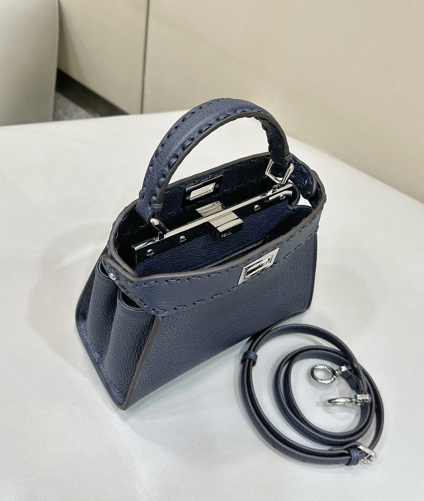 Fendi Peekaboo Bag (23.5x12x20 cm)