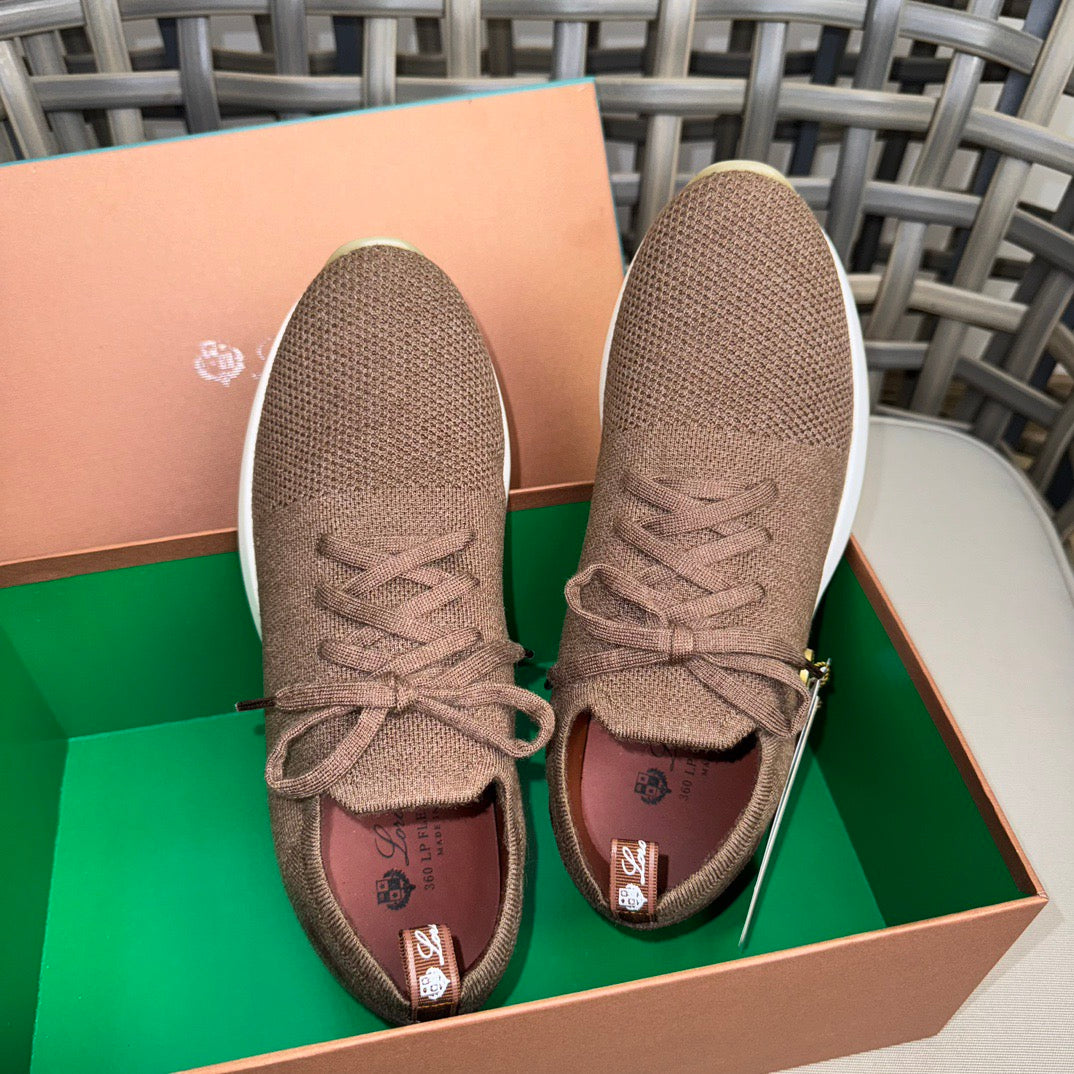 LP Sneakers