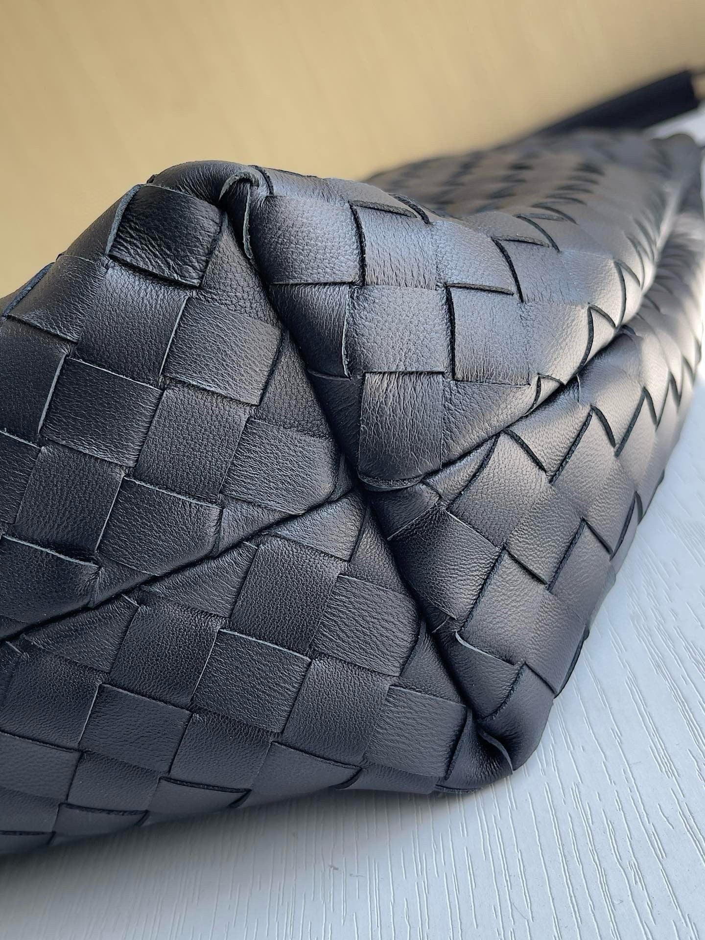 BV Sardine Hobo Bag 44x13x40cm