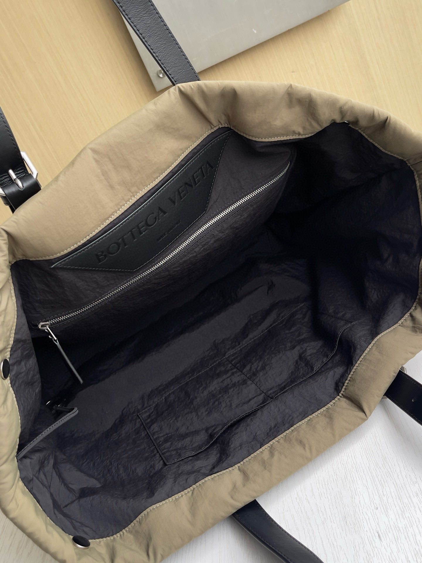 BV Crossroad Buckle Tote Bag