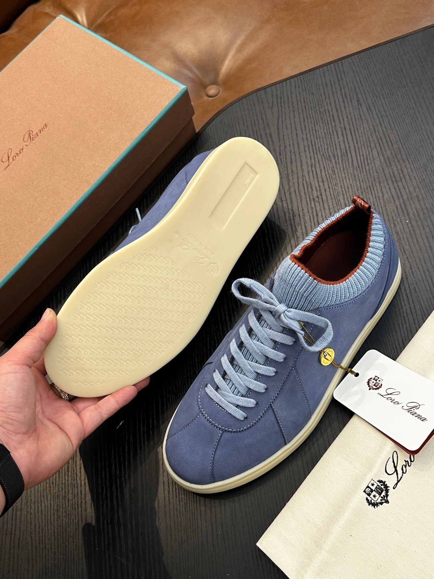 LP Sneakers