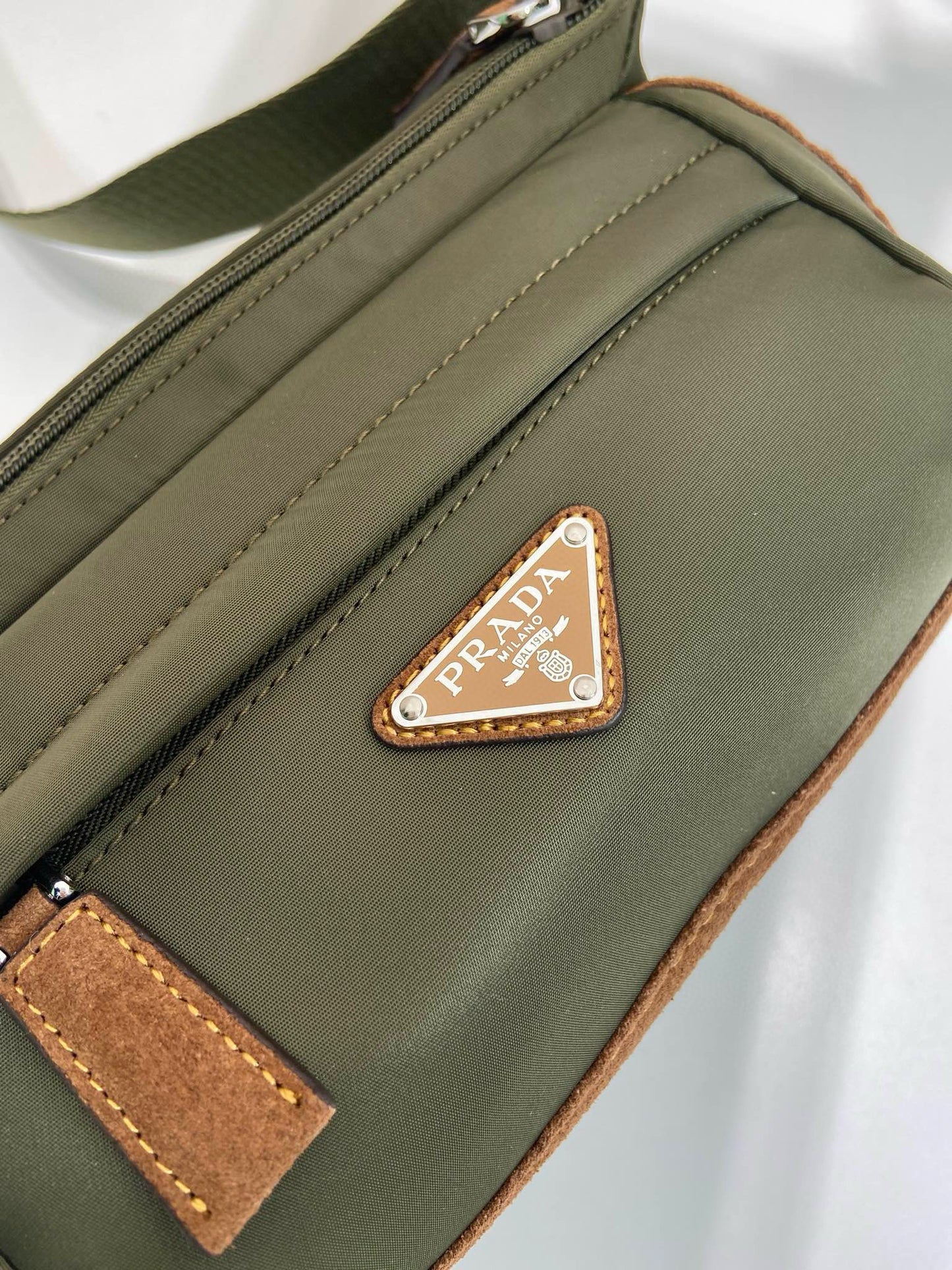 Prada Messenger Bag 20x13x9CM