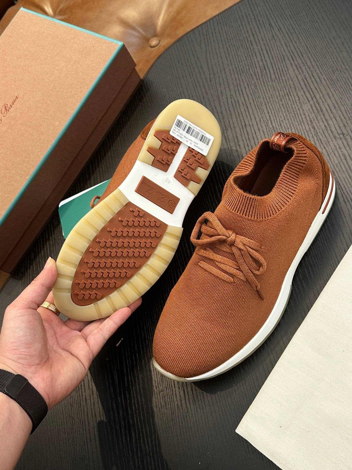 LP Sneakers