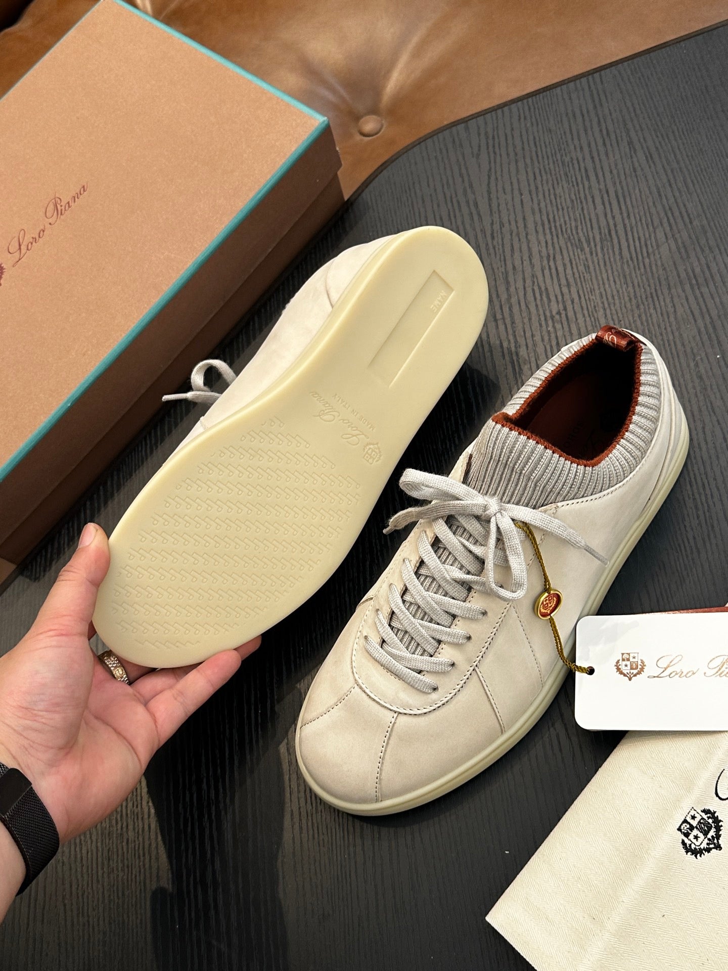 LP Sneakers