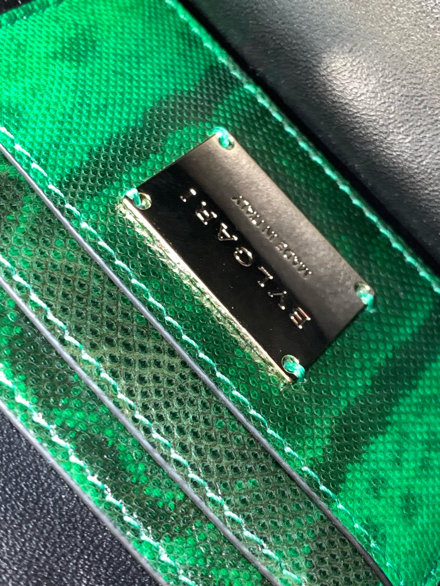 Bvlgari Serpenti Forever East-West Bag(22CM*15CM*4.5CM)