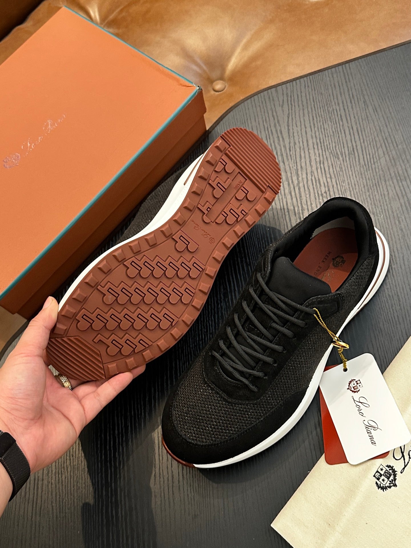 LP Sneakers