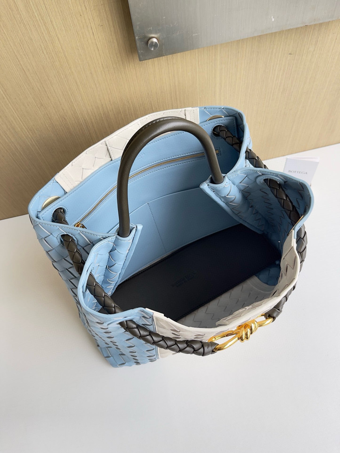 BV Andiamo Crossbody Bag