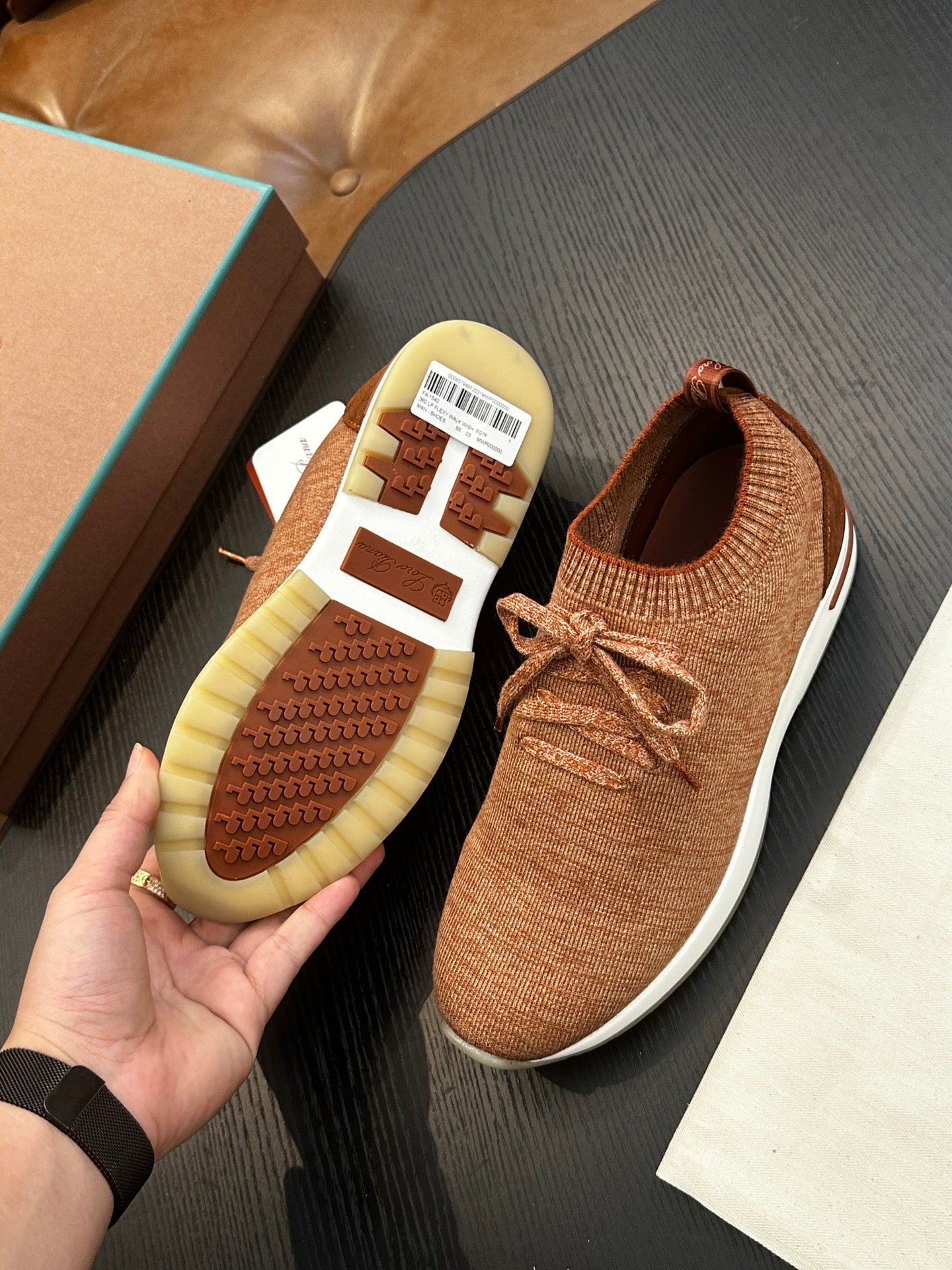 LP Sneakers