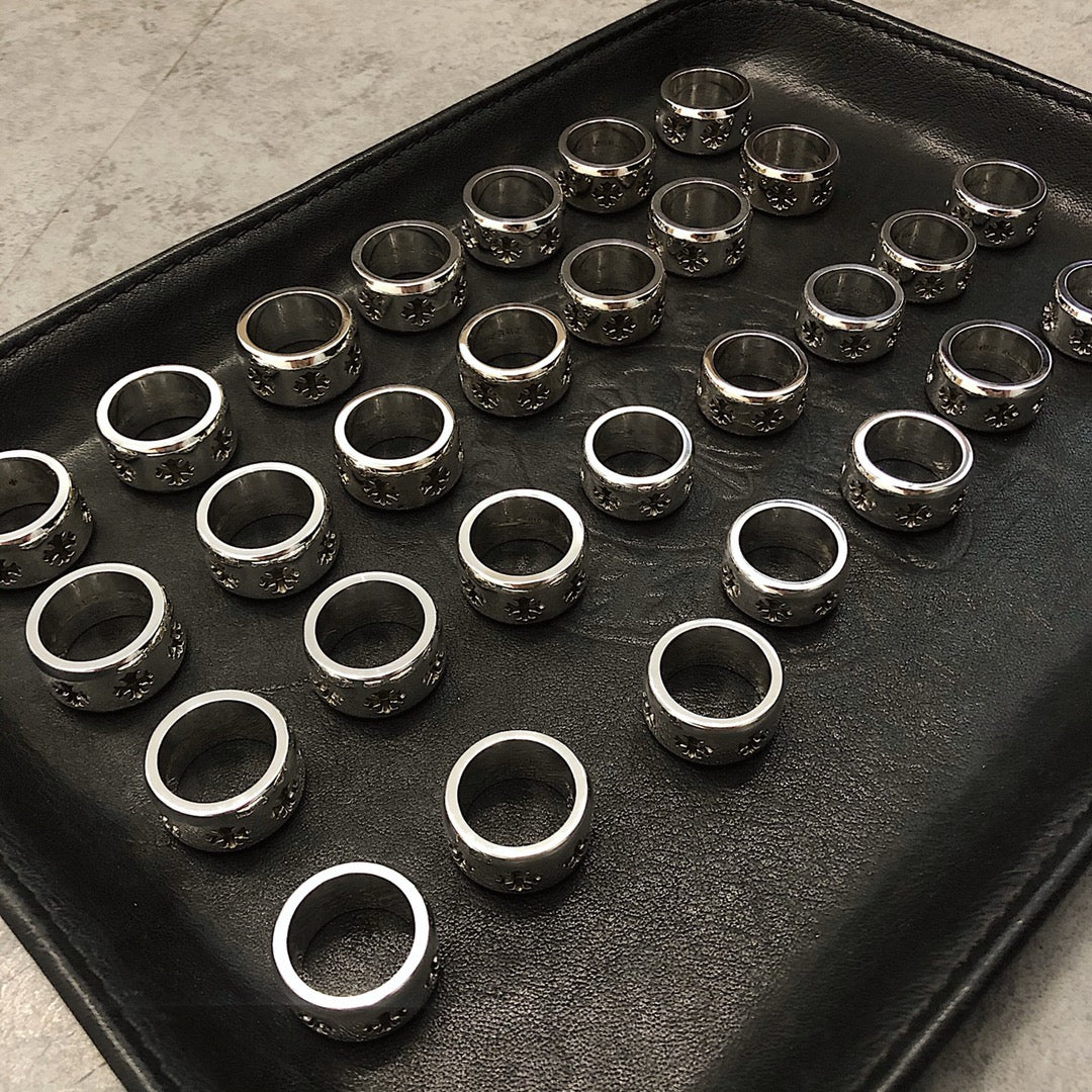 Anillo Corazones Cromados