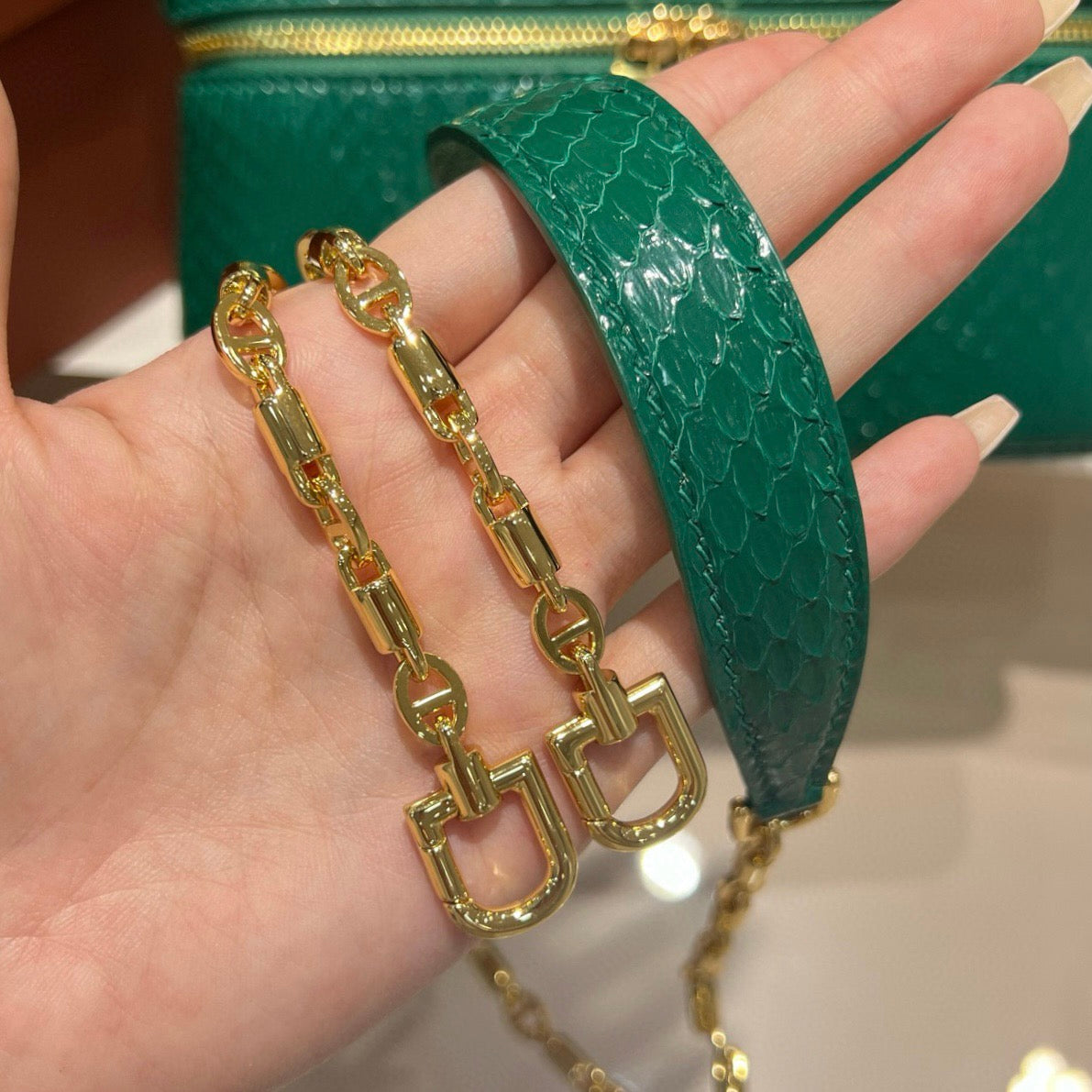 LP Extra Pocket L19 Handbag