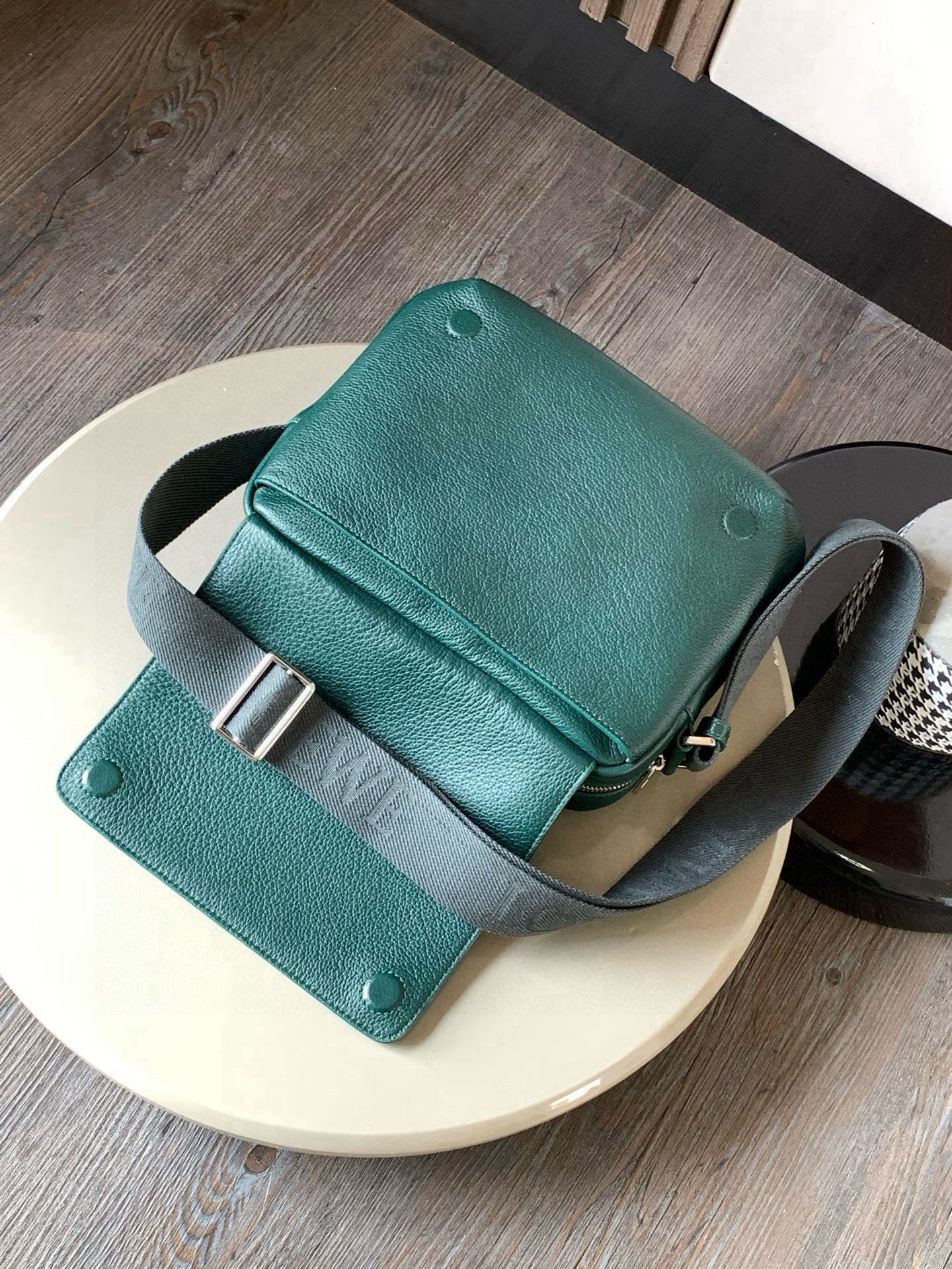 Loewe Messenger Bag 23x18x9CM