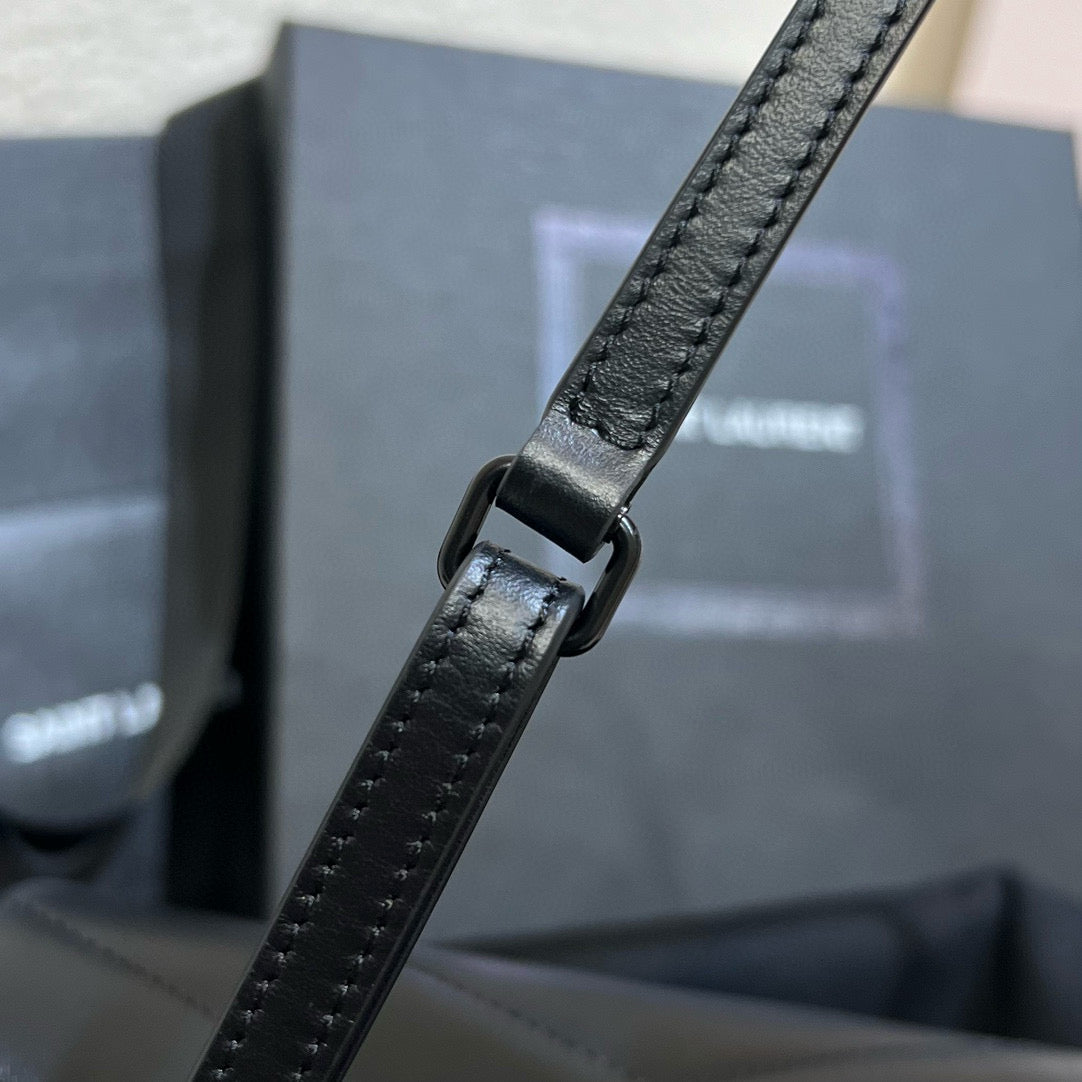 YSL Loulou Shoulder Bag 23x17x9cm