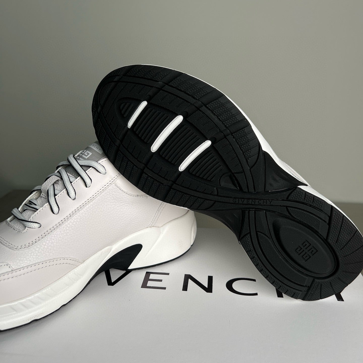 Givenchy Sneakers