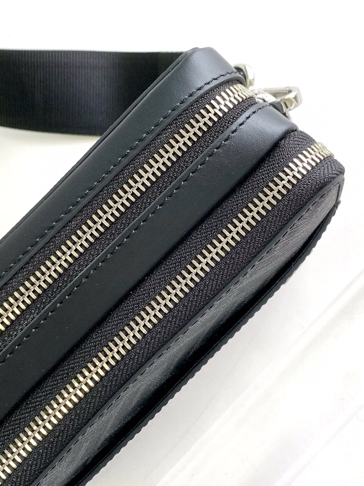 BOLSO MENSAJERO FENDI 17.5*6.5*14