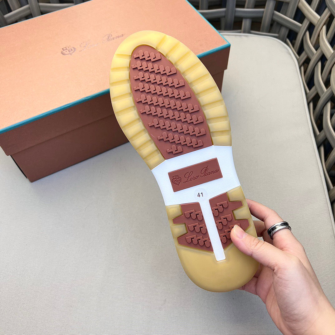LP Sneakers