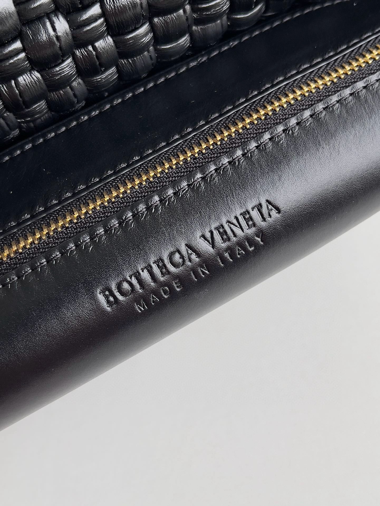 BV Intrecciato Sling Bag