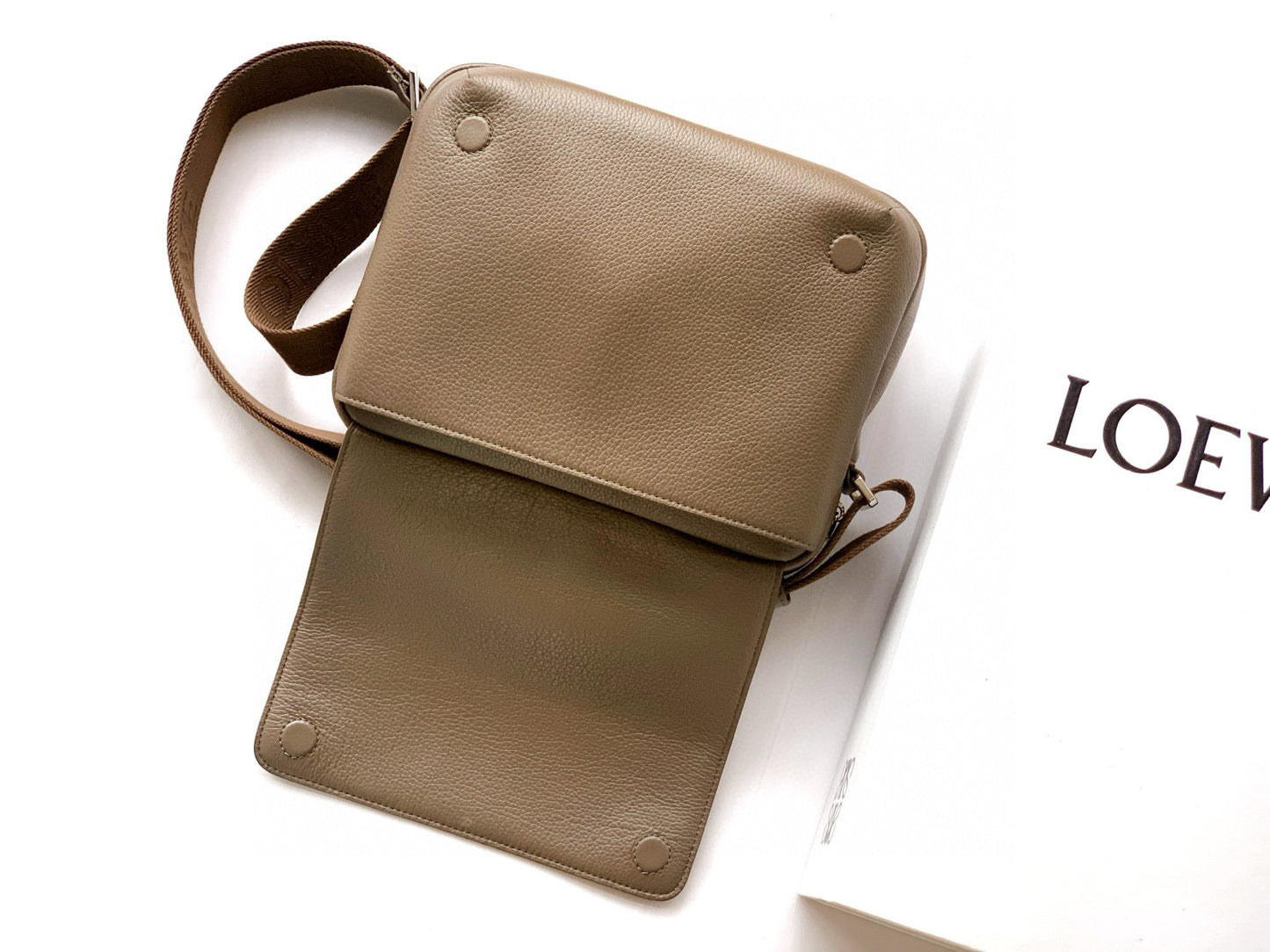 Loewe Messenger Bag 23x18x9CM