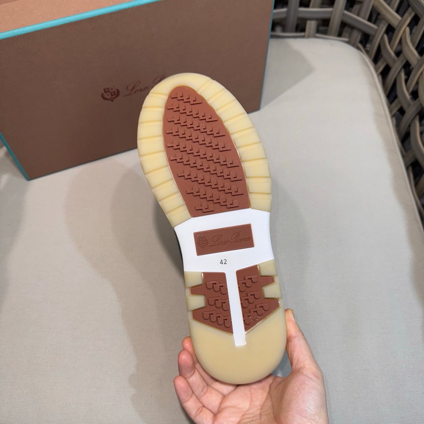 LP Sneakers