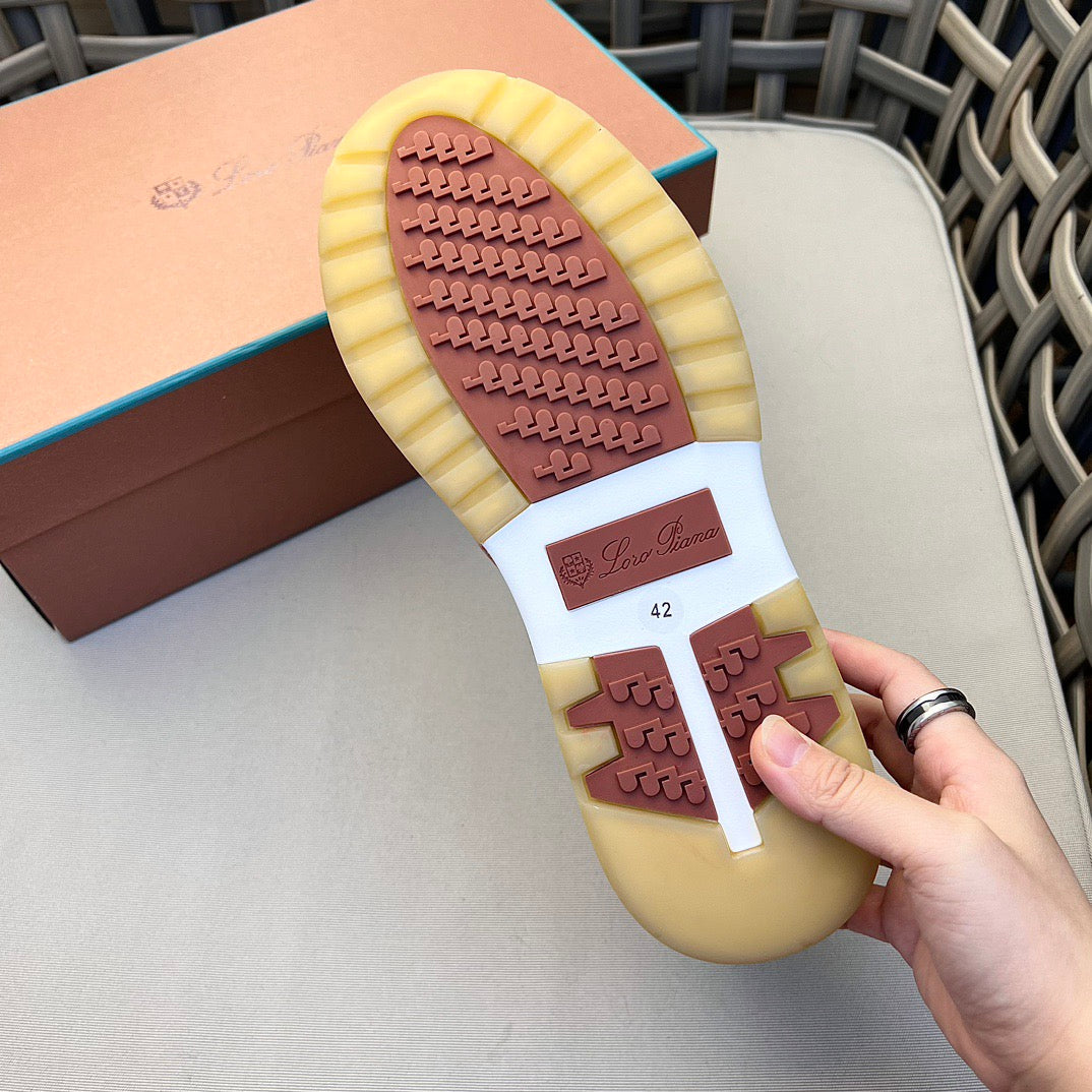 LP Sneakers