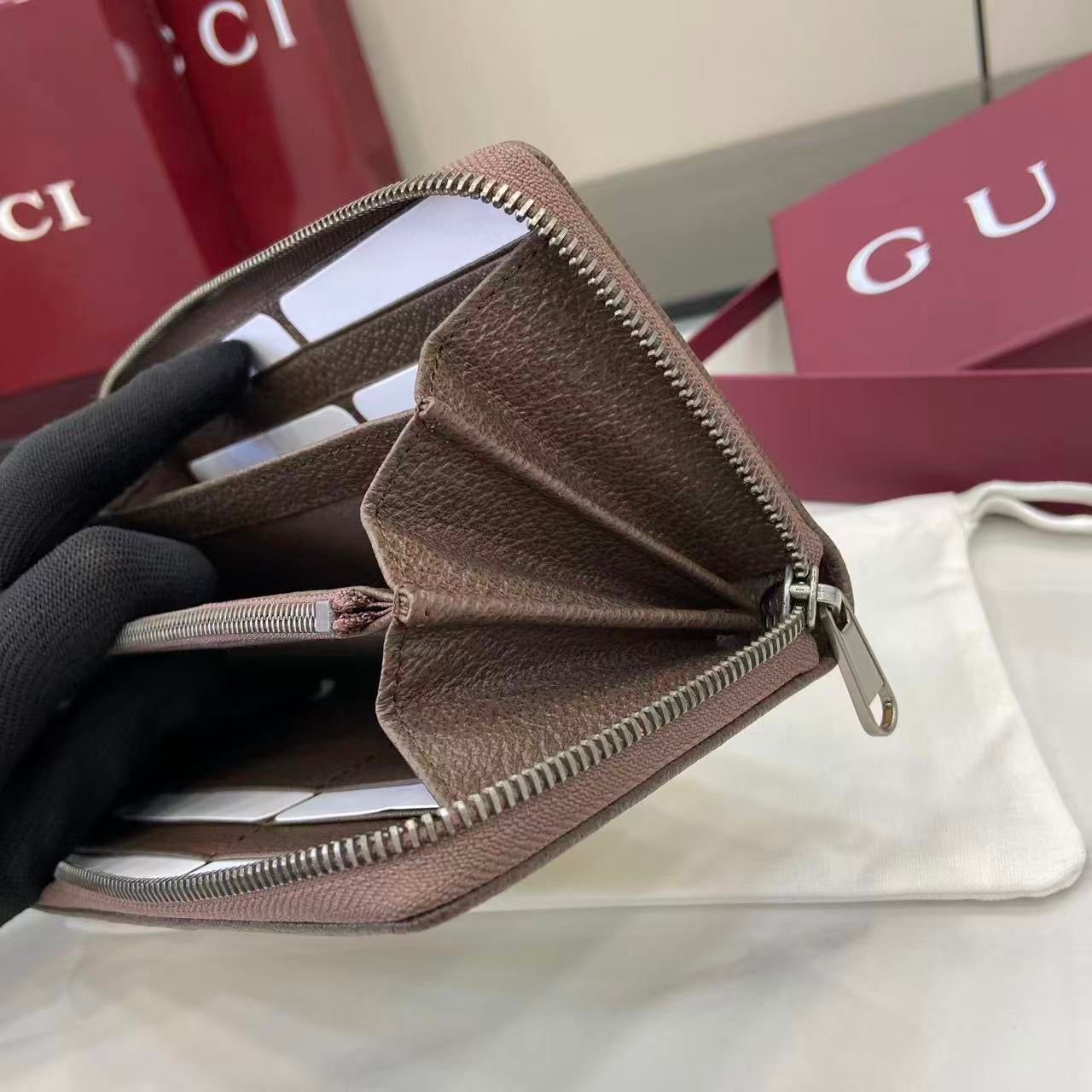 Gucci Long Zipped Wallet