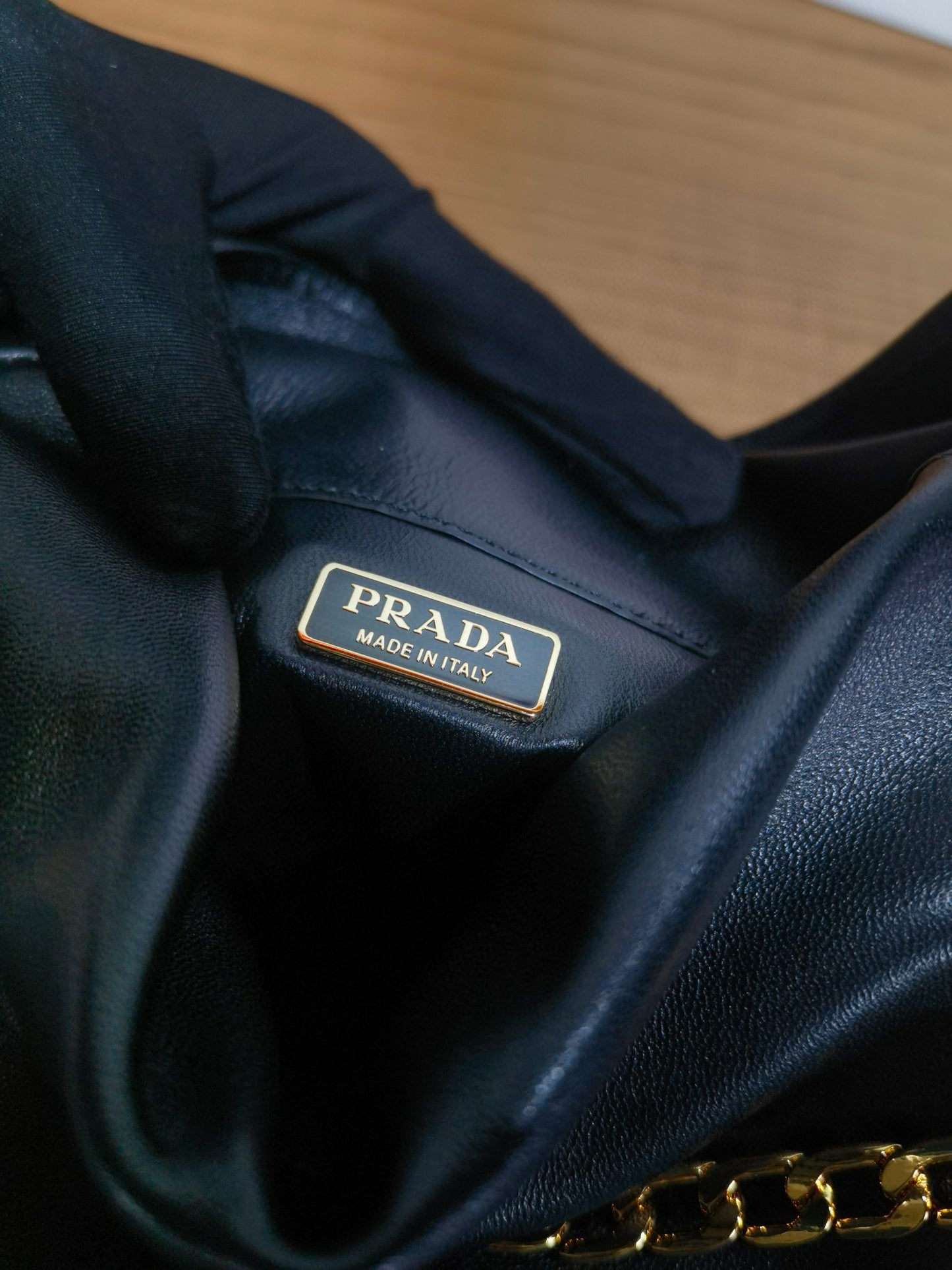 PD Petit Sac Noir Bucket Bag