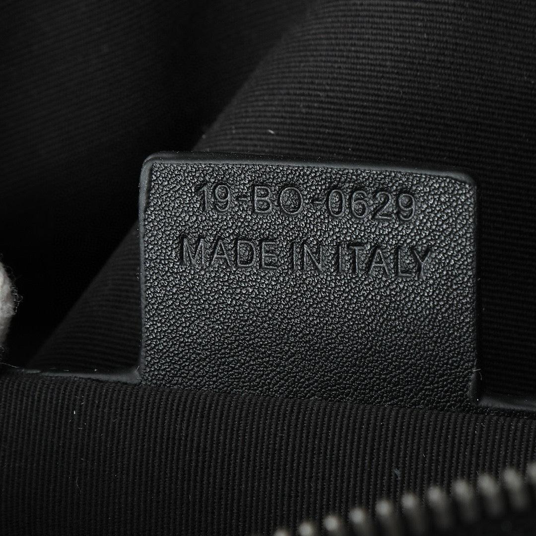 Dior 8 Oblique Belt Bag