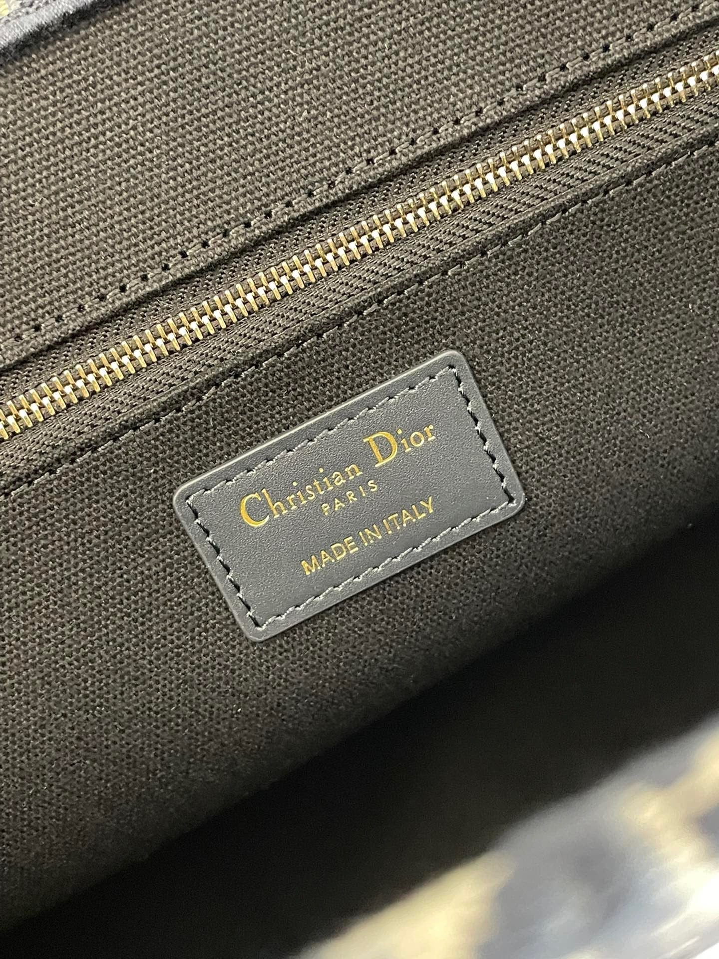 Tote tipo libro Dior (42 cm)