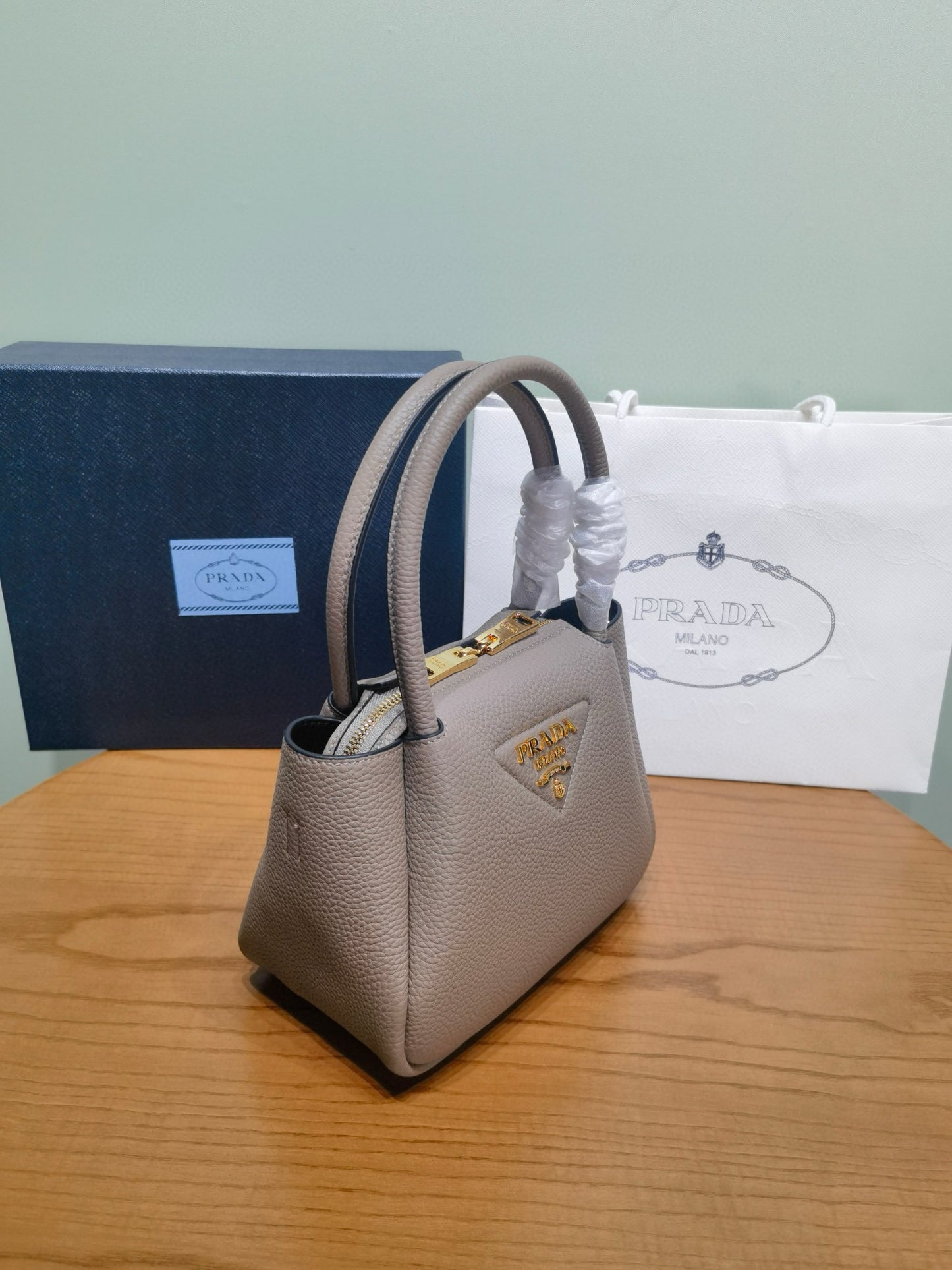 PD Small Leather Tote Bag 19.5x18x9cm