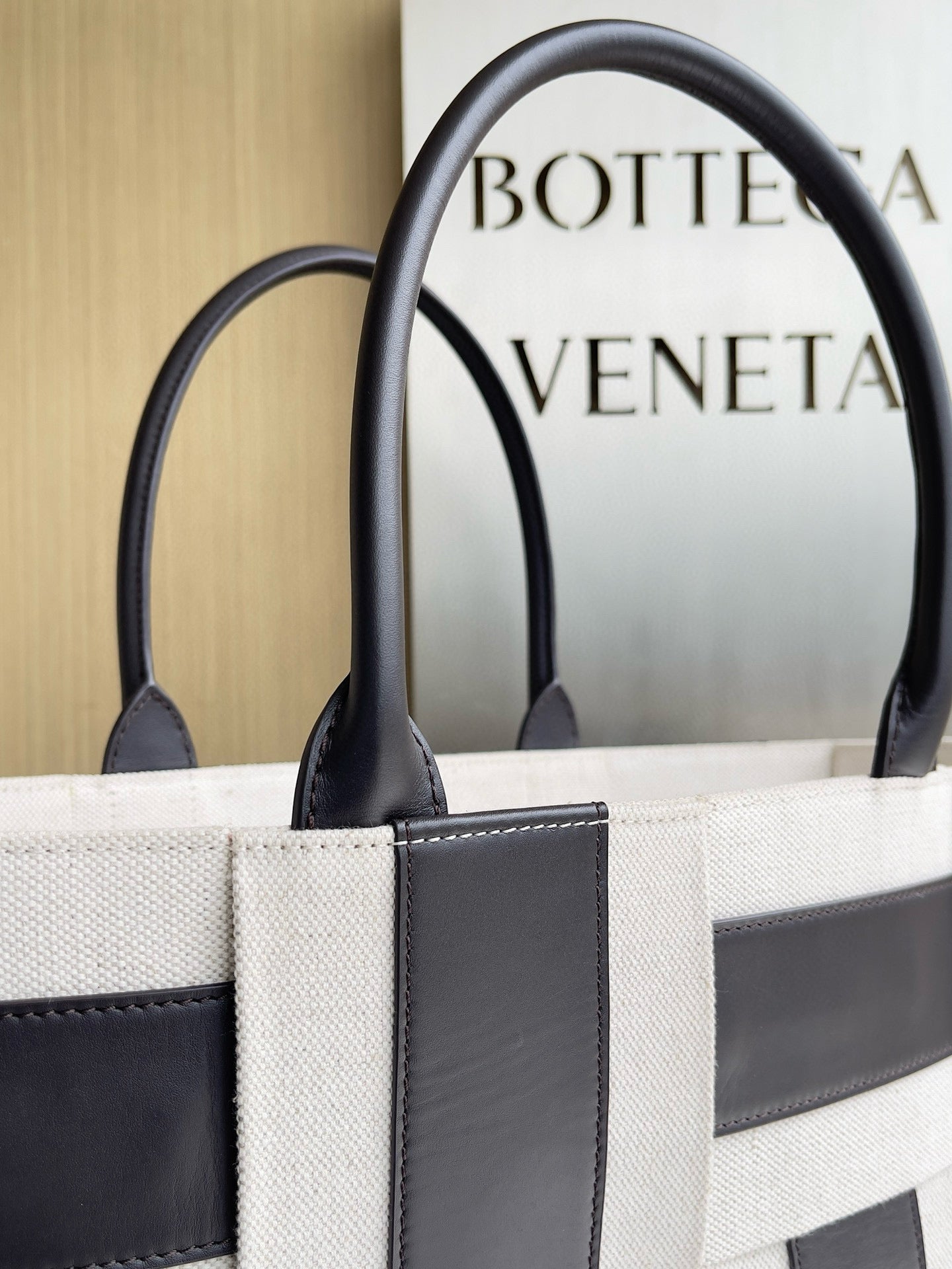 BV Arco Tote Bag 45x34x11cm