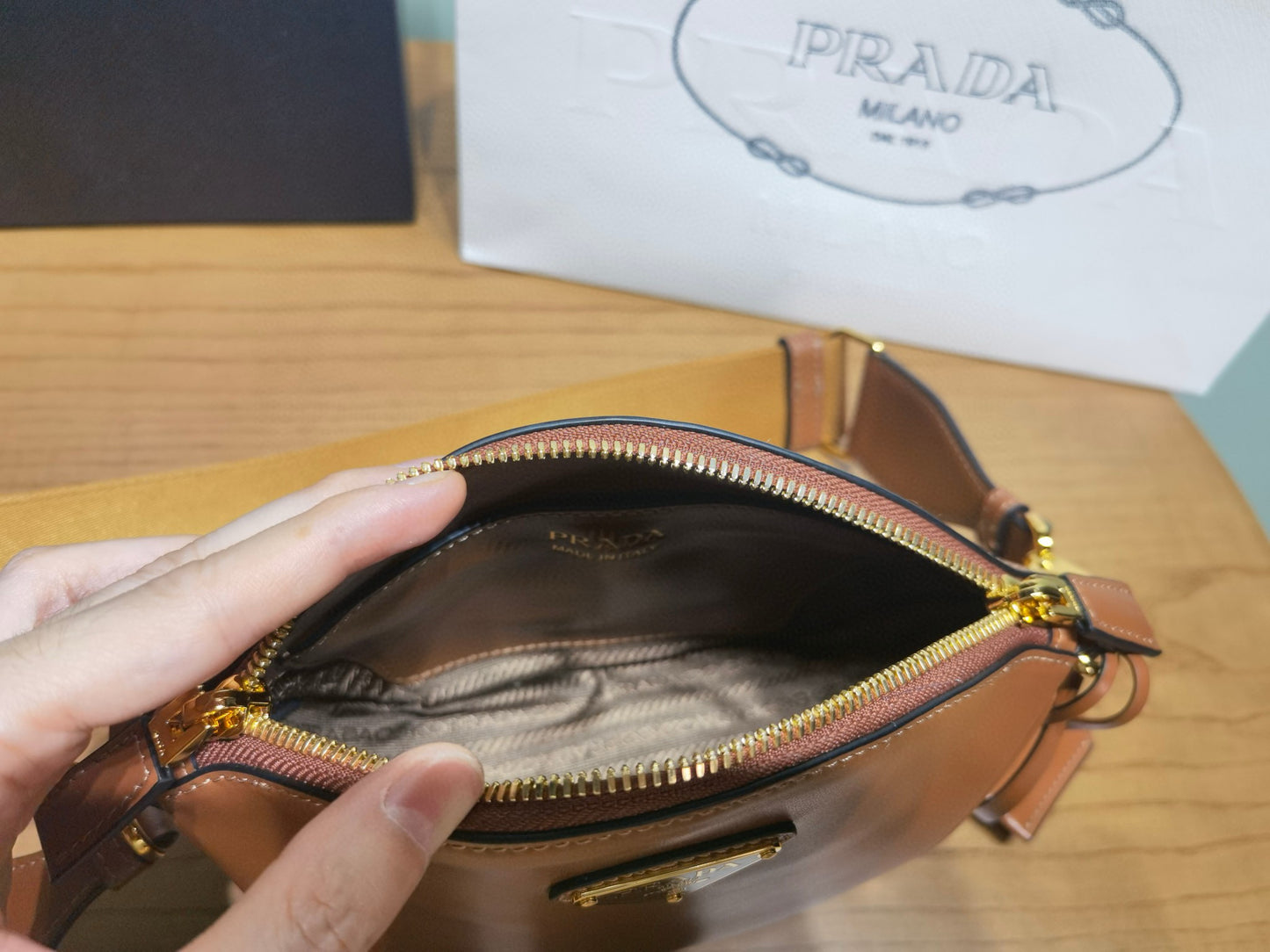 Prada Shoulder Bag 18x15x8cm