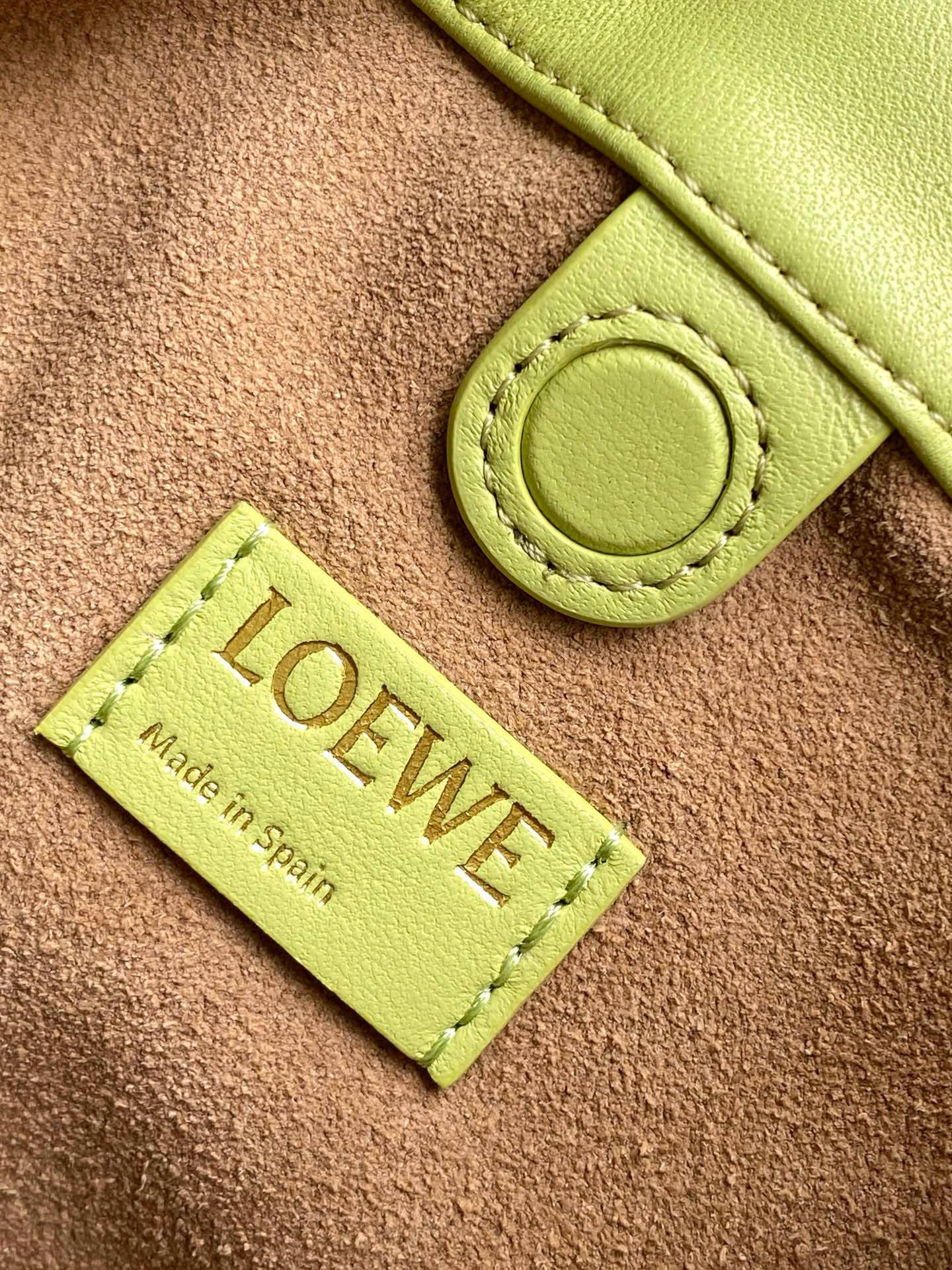 Loewe Flamenco
