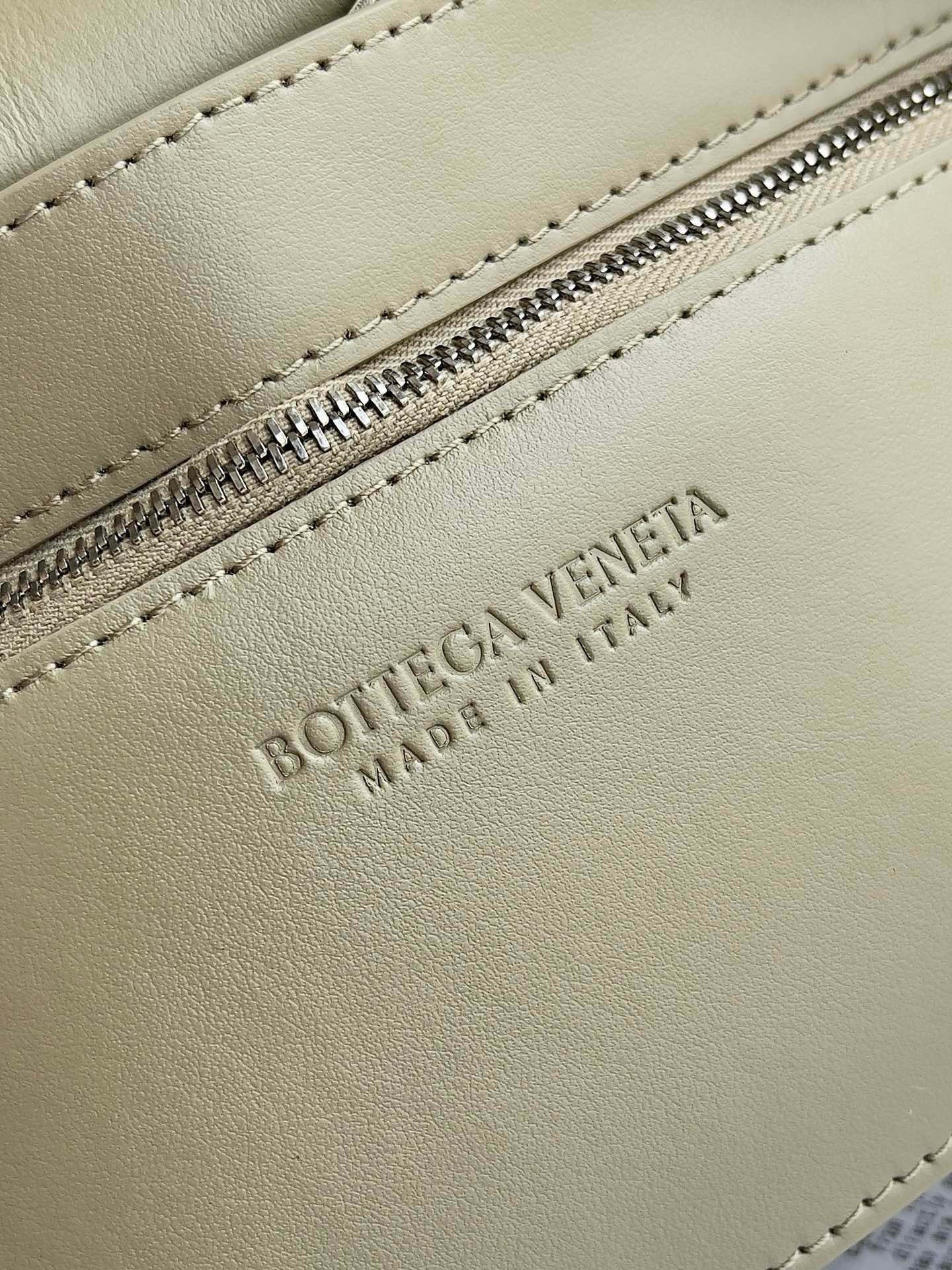 Bottega Veneta Cassette