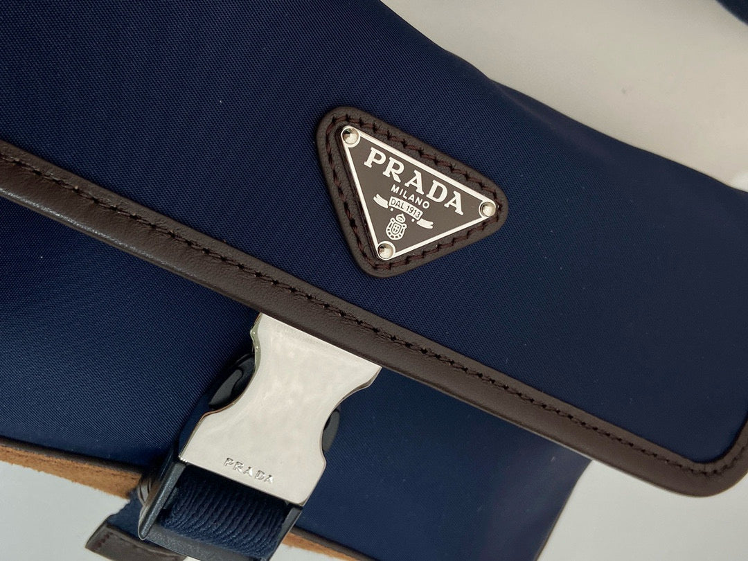 Prada Messenger Bag 18x14x3CM