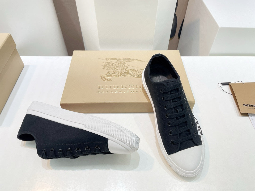 Burberry Sneakers