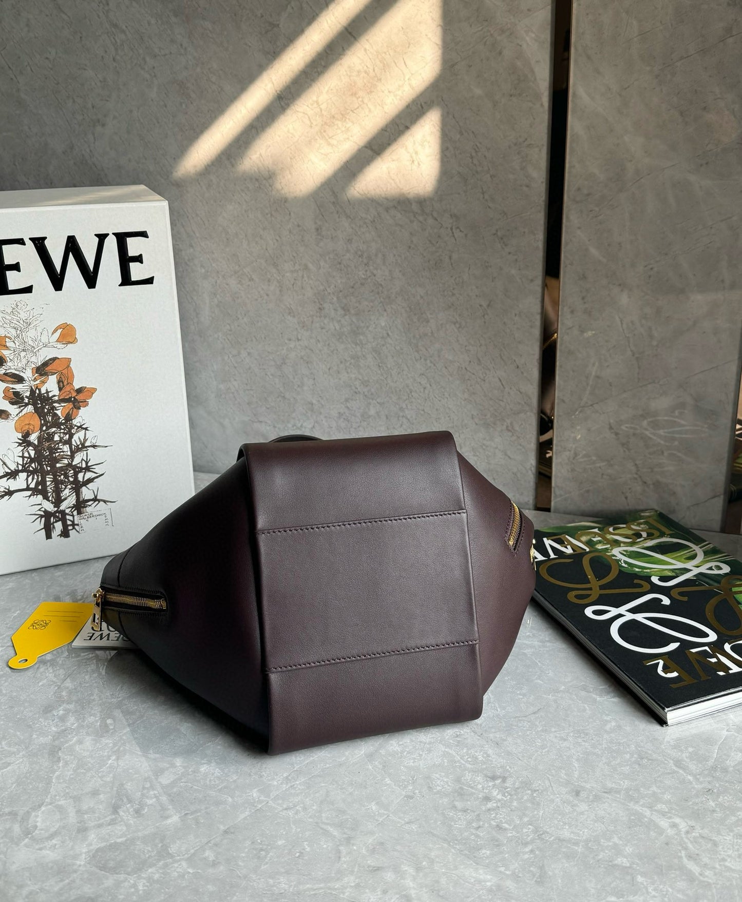 Loewe Hammock Flip Shoulder Bag(15x22.5x22cm)