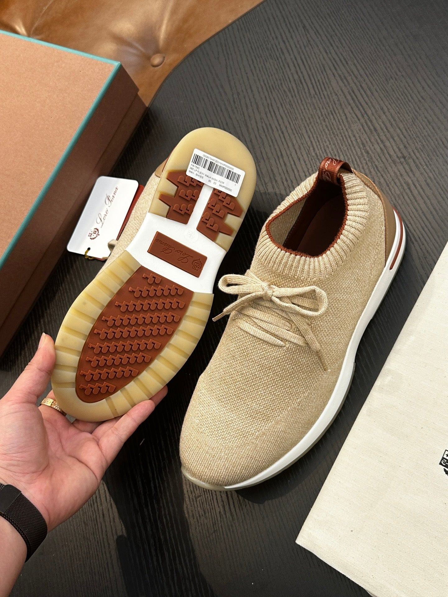 LP Sneakers