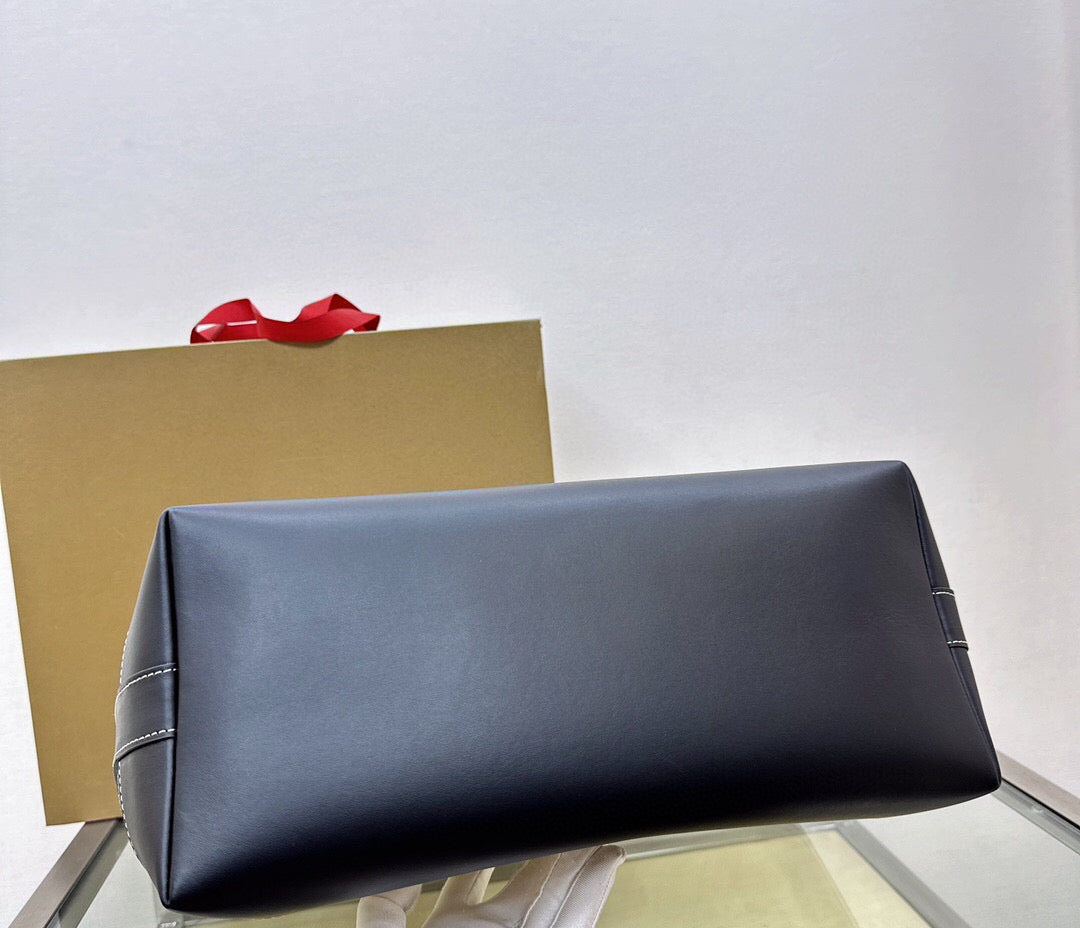 Burberry Tote