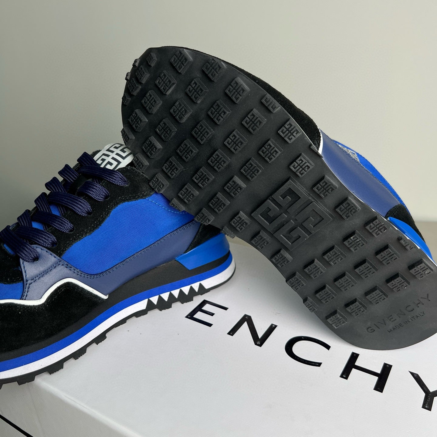 Givenchy Sneakers