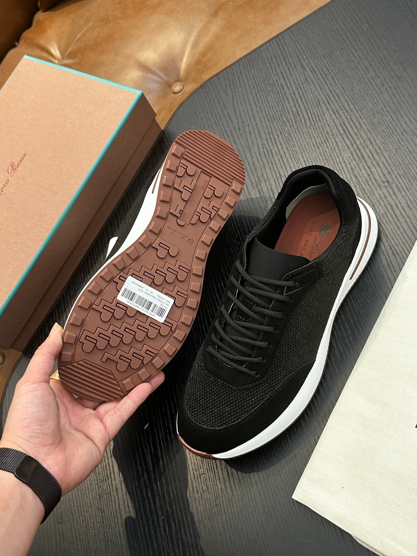LP Sneakers