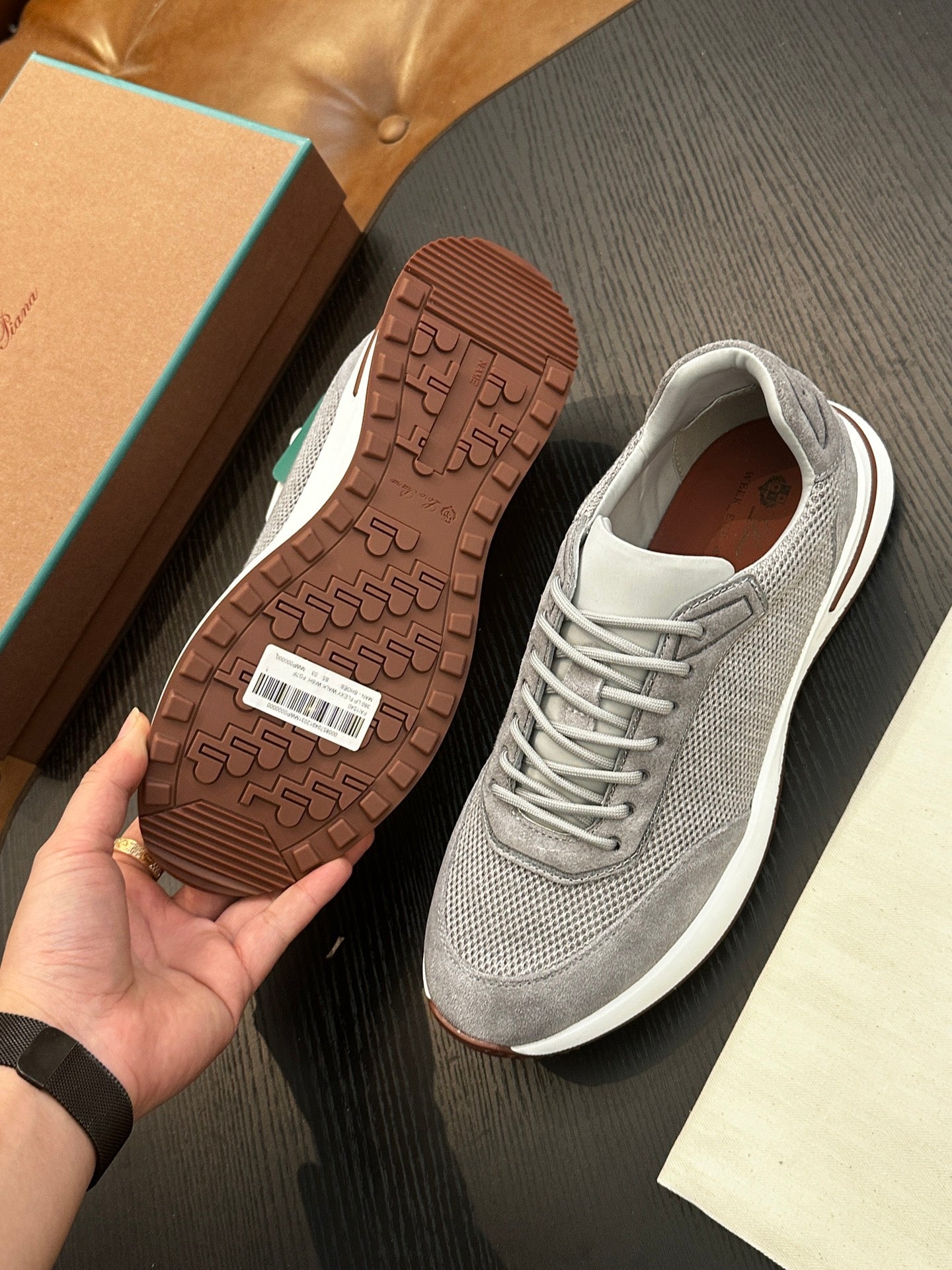 LP Sneakers