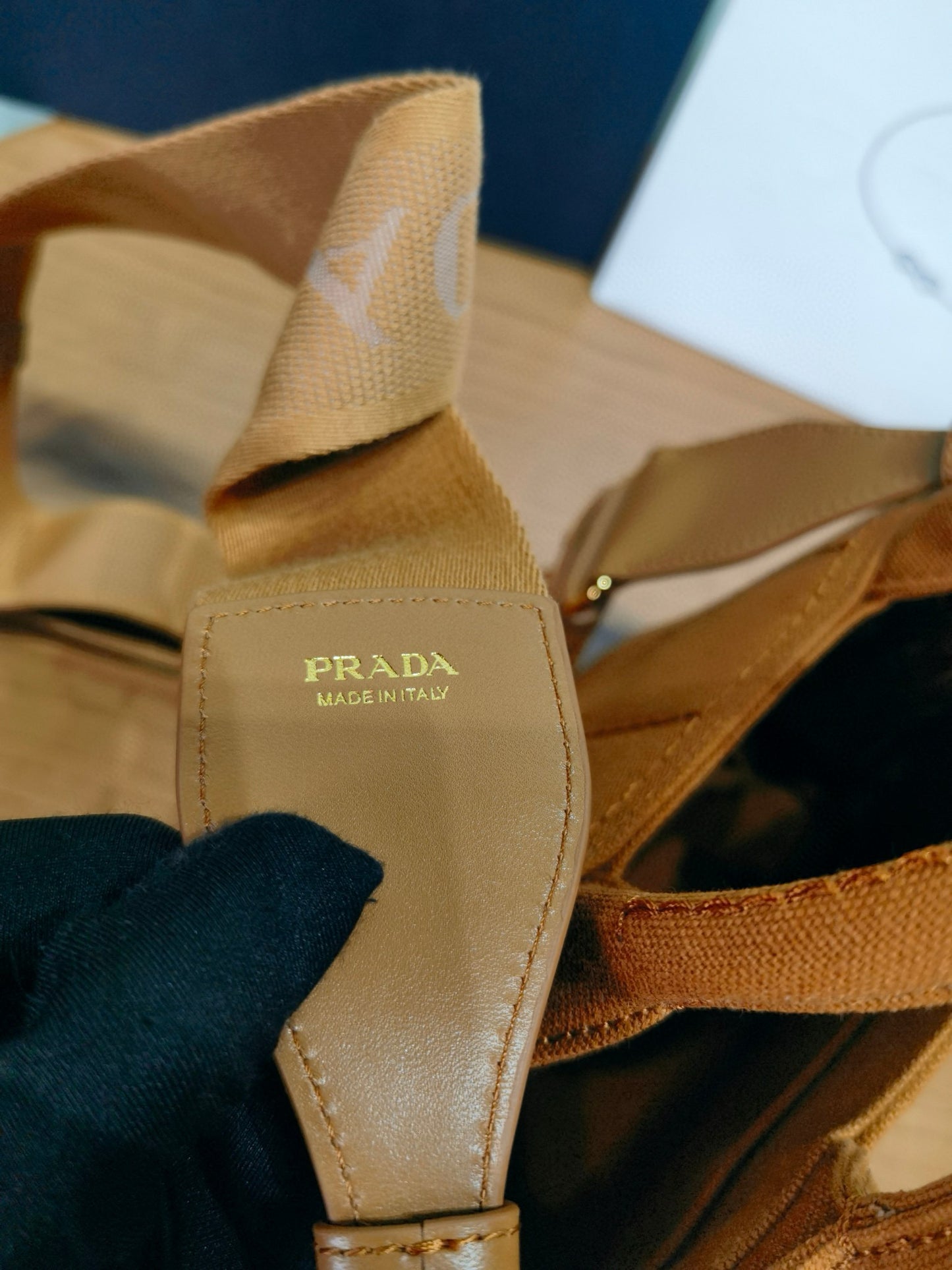 Prada Handle Bag 22x15x13cm
