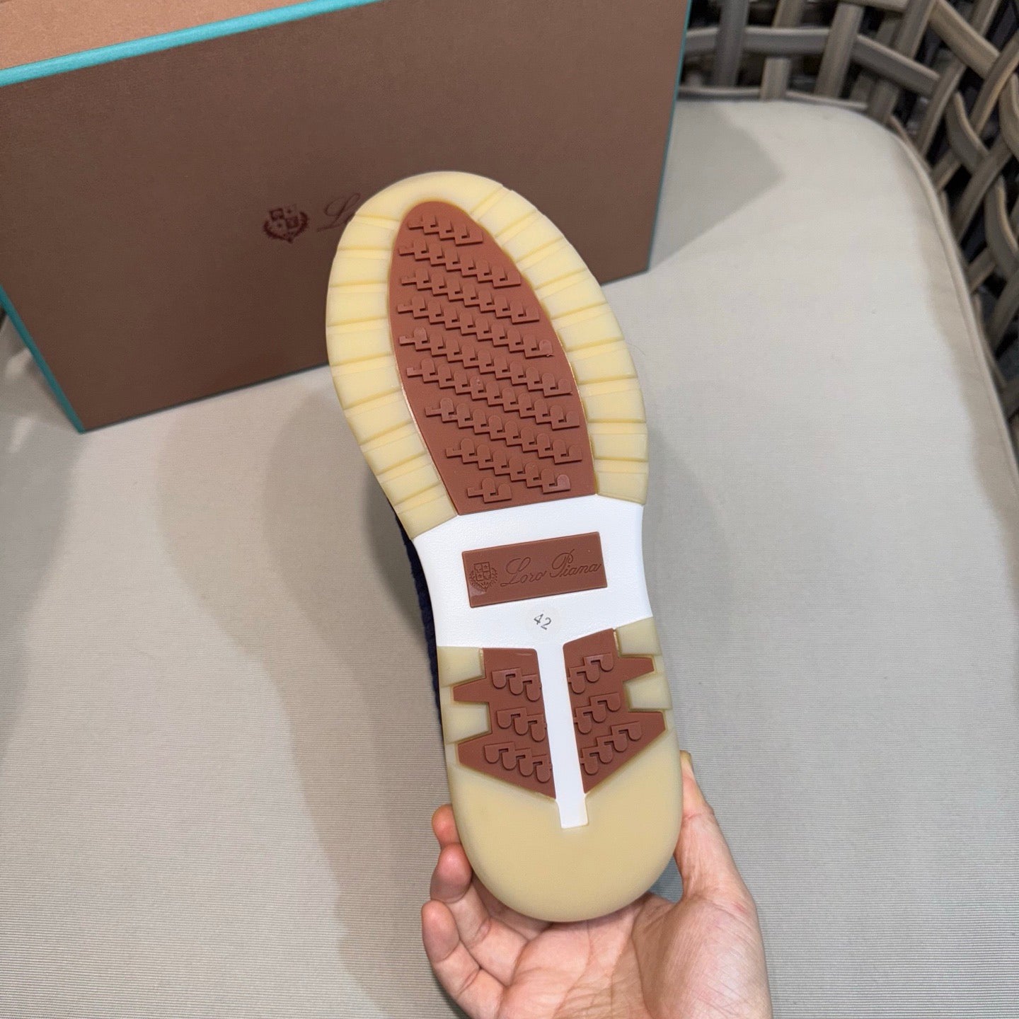 LP Sneakers