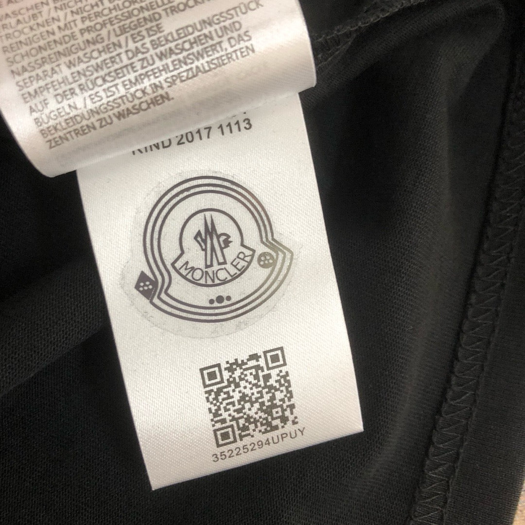Moncler T-shirt