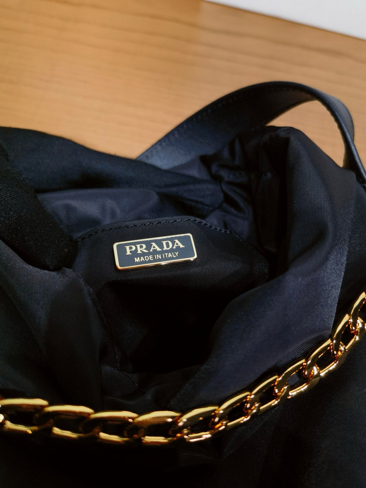 PD Petit Sac Noir Bucket Bag