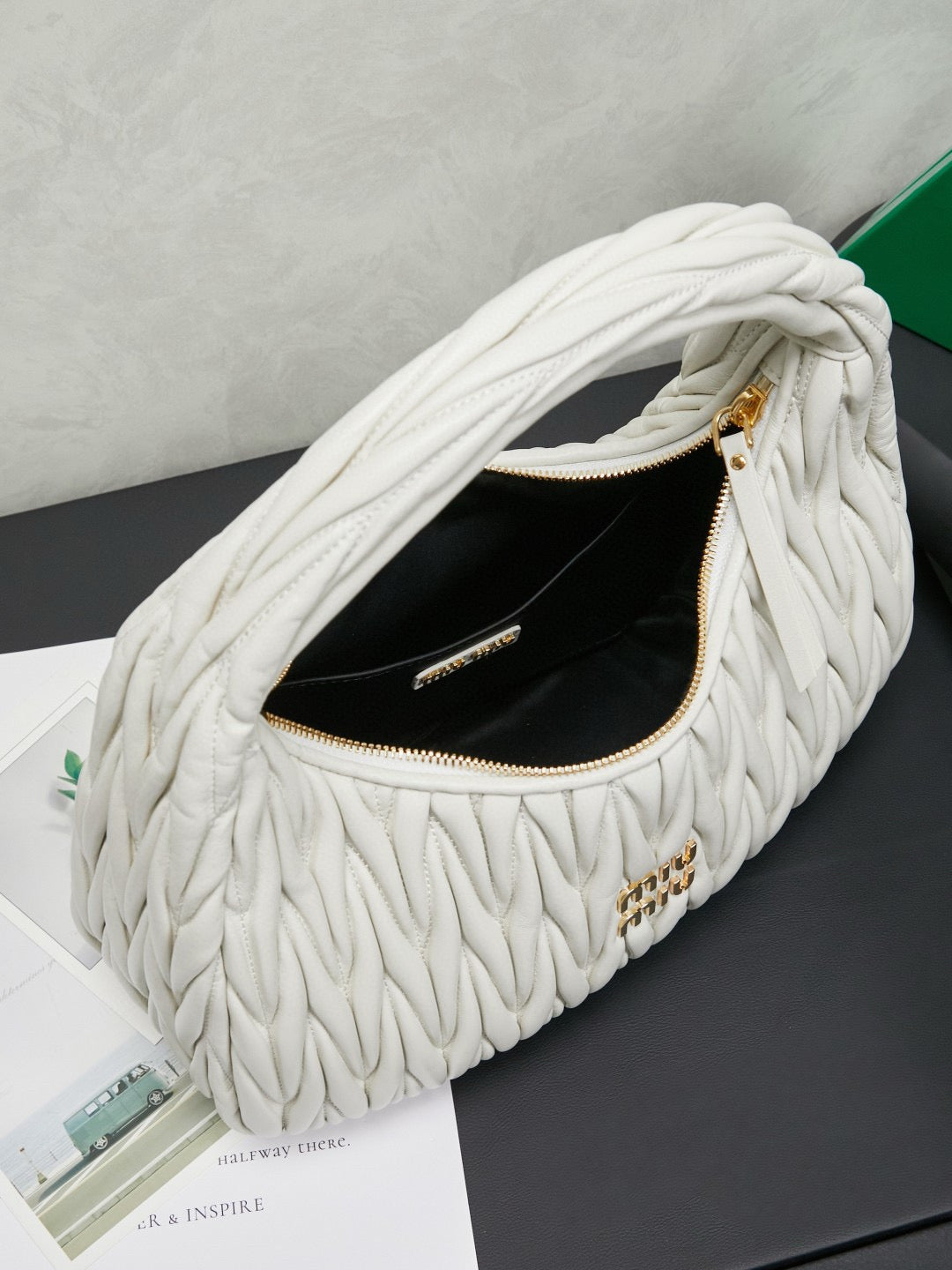 Miu Miu Wander Bag 29x24x10cm