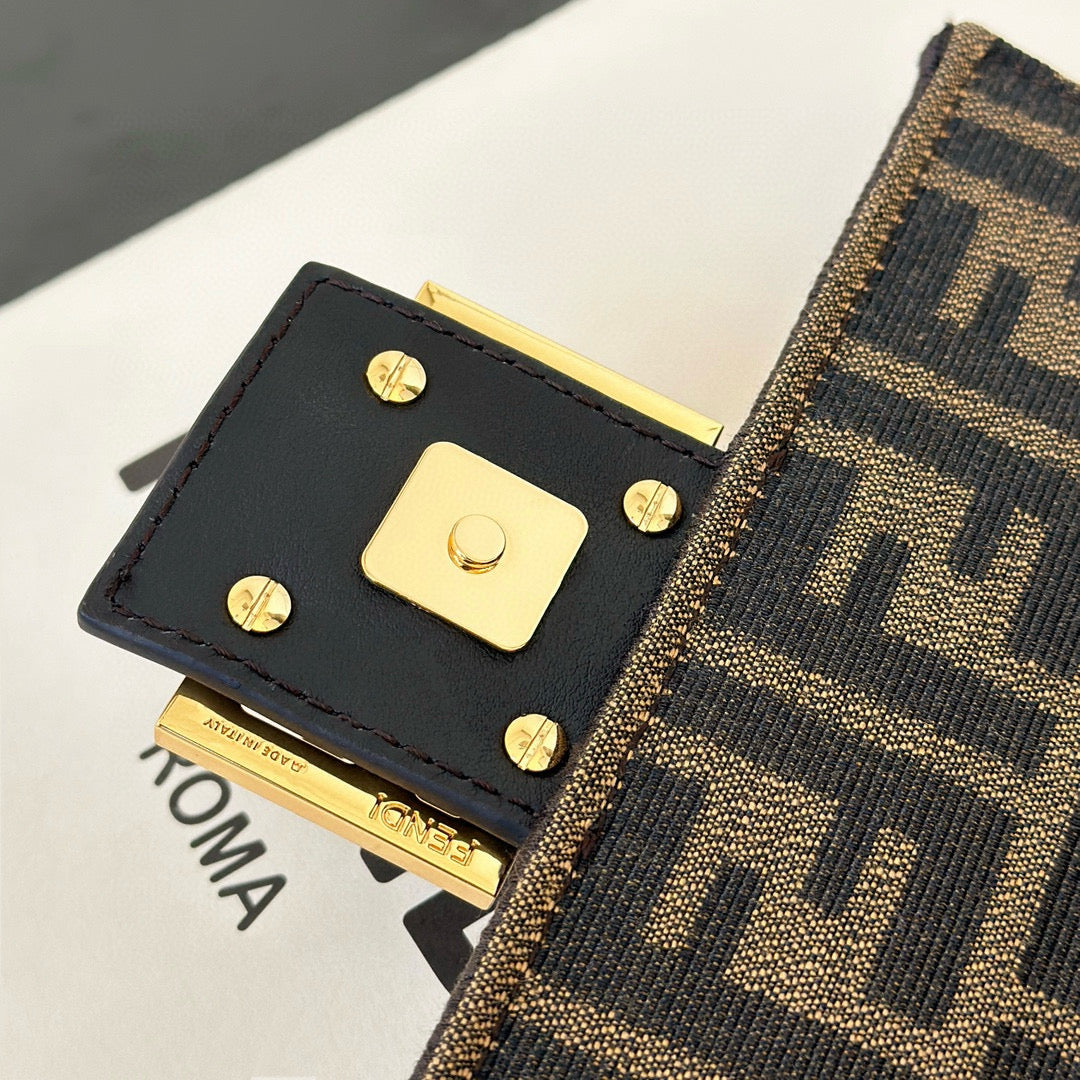 Fendi Baguette Mini